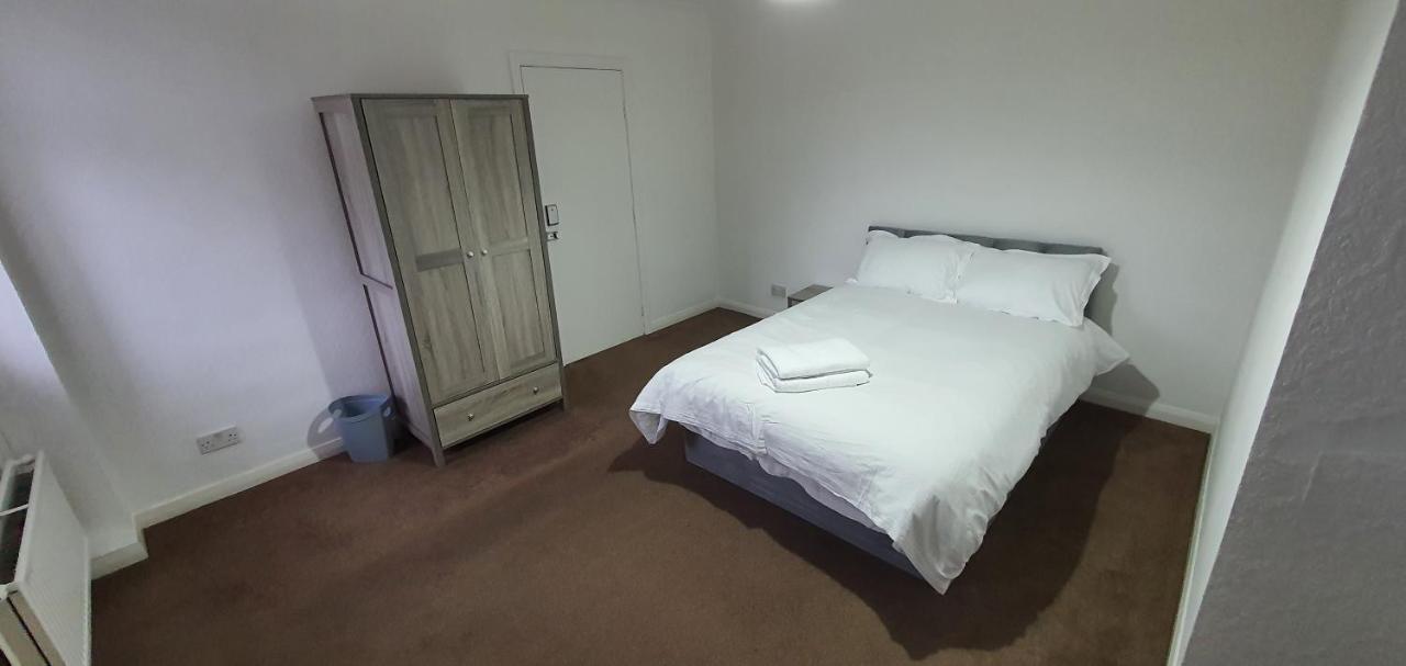 24Hr Self Check In Apartment Central Барнсли Экстерьер фото