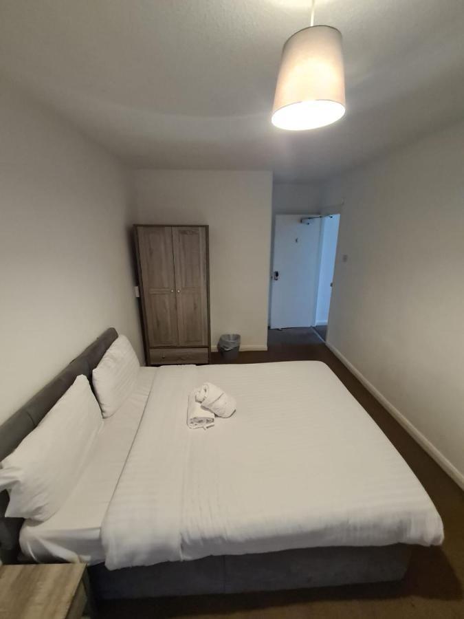 24Hr Self Check In Apartment Central Барнсли Экстерьер фото